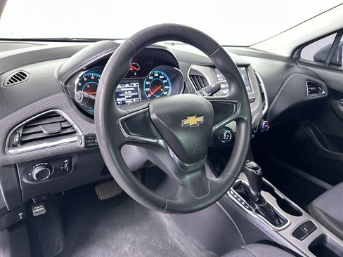 Used 2018 Chevrolet Cruze LS image 46