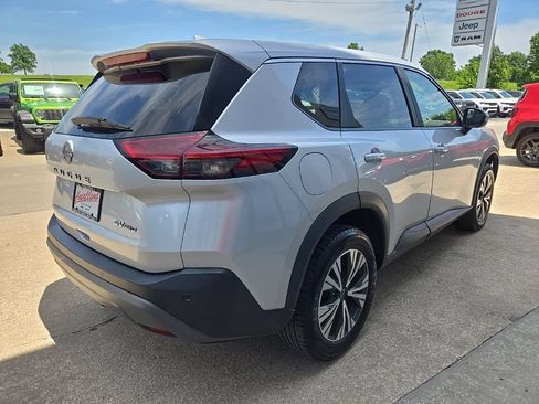 Used 2023 Nissan Rogue SV AWD/4WD image 12
