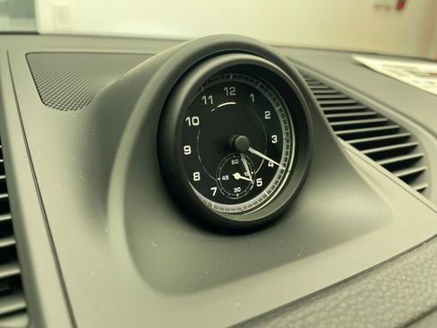 New 2026 Porsche Macan image 9