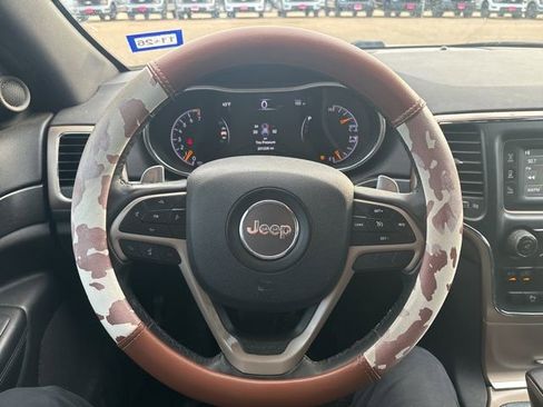 Used 2017 Jeep Grand Cherokee Laredo image 15