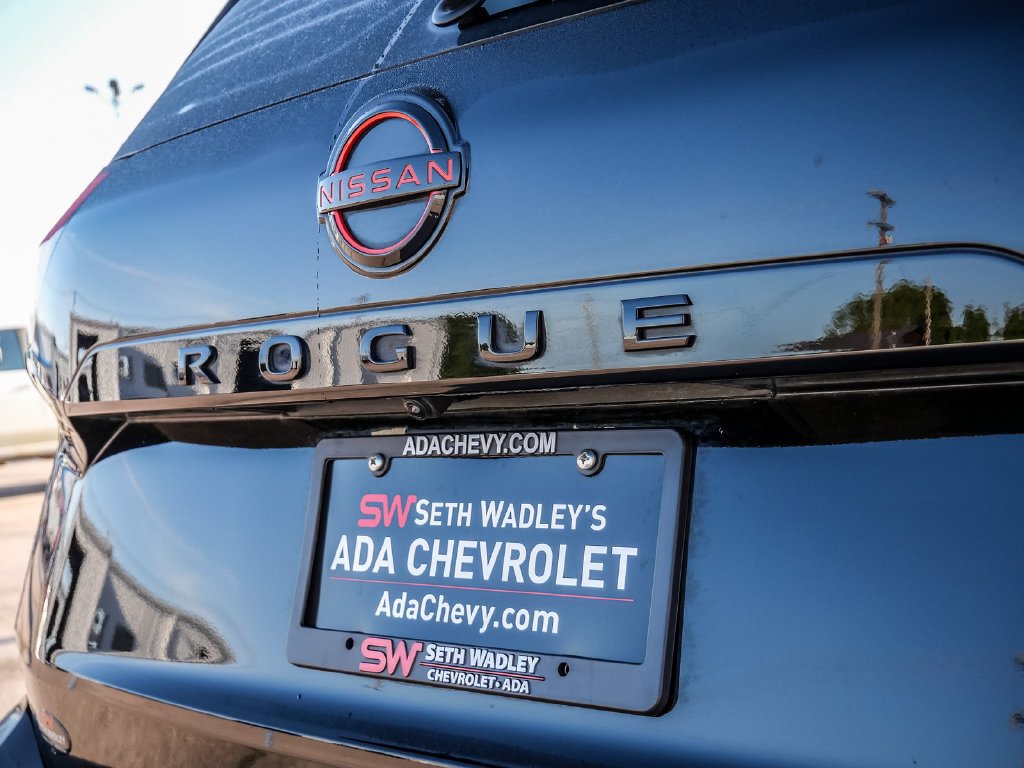 Used 2025 Nissan Rogue SV AWD/4WD image 12