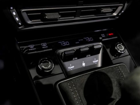 Used 2022 Porsche 911 Targa 4 GTS image 18