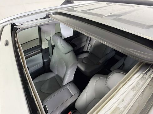 Used 2023 Toyota Highlander Limited image 16