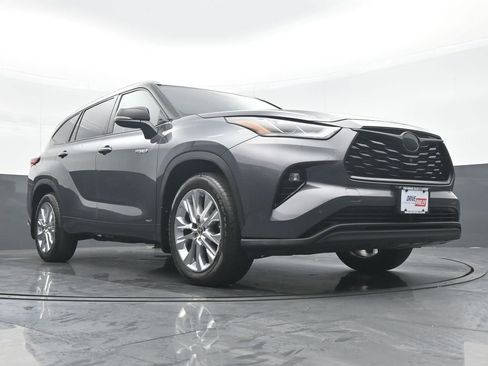 Used 2021 Toyota Highlander Limited AWD/4WD image 34