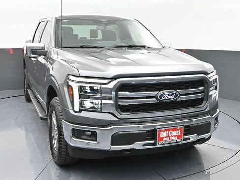 Used 2025 Ford F150 Lariat w/ FX4 Off-Road Package image 3