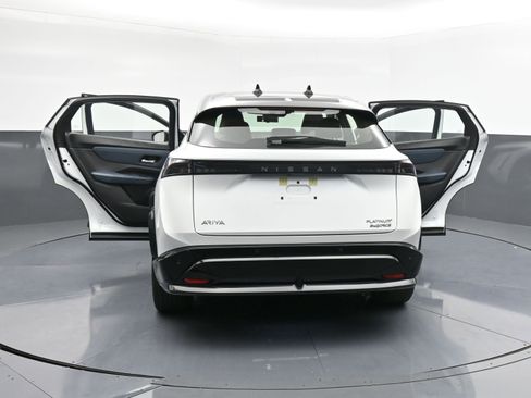 Used 2023 Nissan Ariya image 41