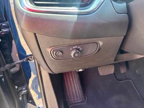 Used 2022 Chevrolet Equinox LT FWD image 21
