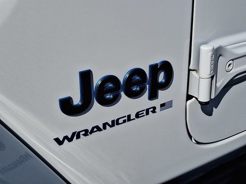 Used 2024 Jeep Wrangler High Altitude image 30