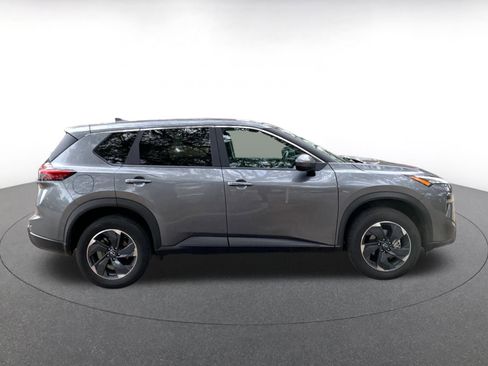 Used 2025 Nissan Rogue SV image 8