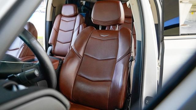 Used 2019 Cadillac Escalade ESV Premium Luxury RWD image 62