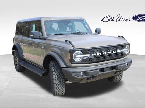 New 2025 Ford Bronco Outer Banks image 2