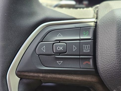 New 2026 Jeep Grand Cherokee Laredo image 16