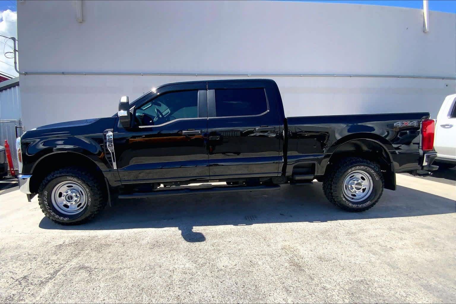 Used 2024 Ford F250 XL w/ XL Off-Road Package AWD/4WD image 3