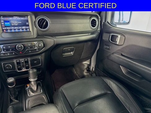 Used 2018 Jeep Wrangler Unlimited Sahara w/ Cold Weather Group image 22