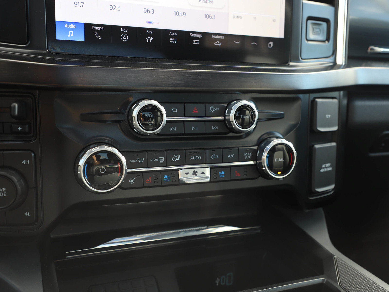 Used 2026 Ford F350 Lariat AWD/4WD image 21