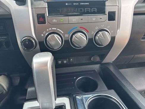 Used 2020 Toyota Tundra SR5 w/ SR5 Upgrade Package AWD/4WD image 27