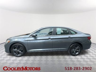 Used 2022 Volkswagen Jetta SE w/ Panoramic Sunroof Package