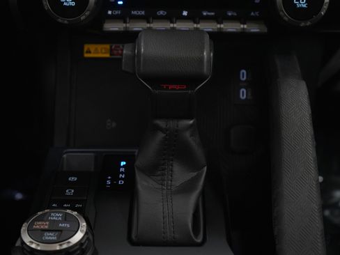 Used 2024 Toyota Tacoma TRD Off-Road w/ TRD Off Road Premium Package AWD/4WD image 20