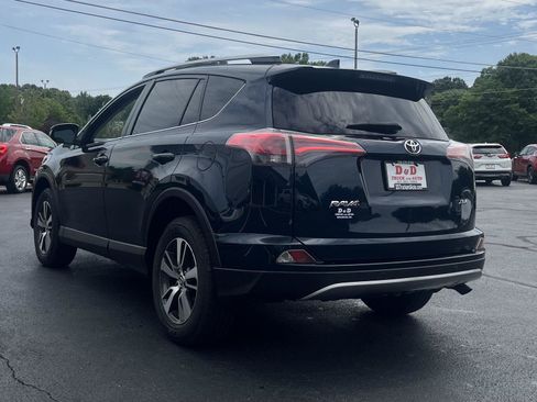 Used 2018 Toyota RAV4 XLE FWD image 3
