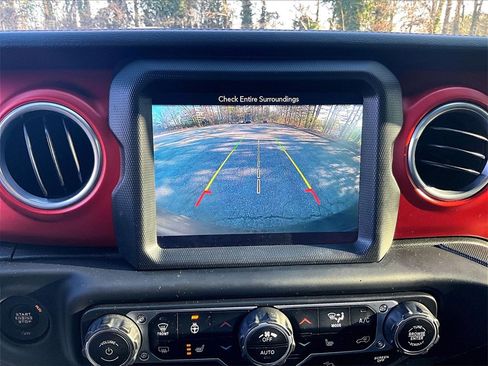 Used 2018 Jeep Wrangler Unlimited Rubicon image 25