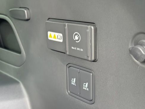 New 2026 Kia EV9 Wind image 8