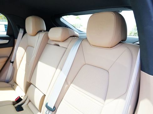 Used 2022 Porsche Cayenne S image 24