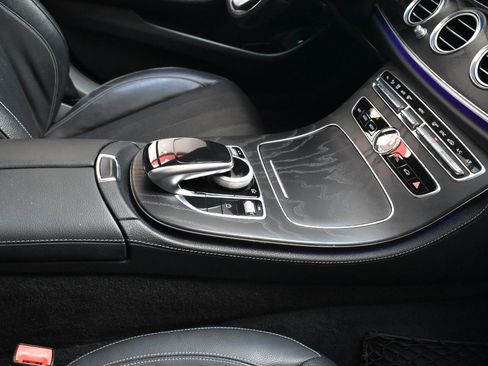 Used 2018 Mercedes-Benz E 300 E 300 image 23