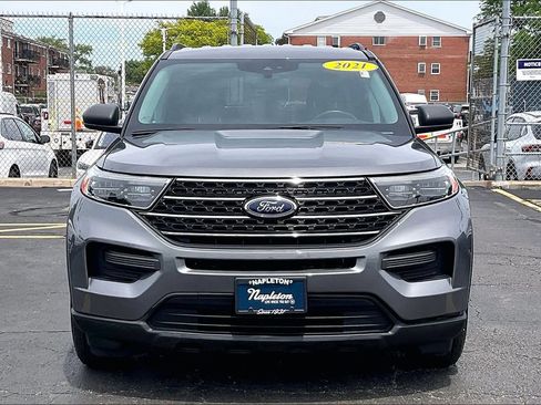 Used 2021 Ford Explorer XLT RWD image 2