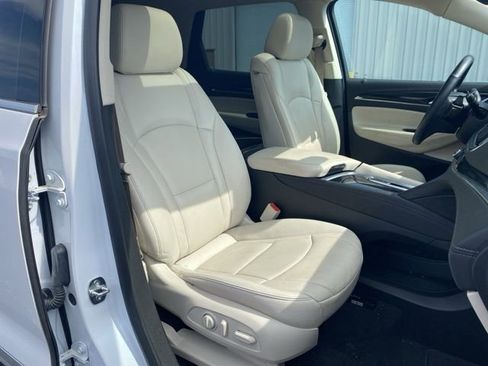 Used 2023 Buick Enclave Essence w/ Experience Buick Package image 10