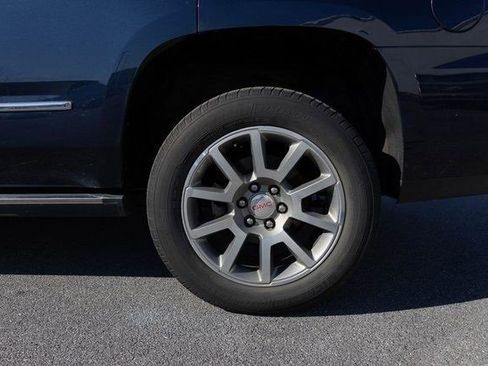 Used 2018 GMC Yukon Denali image 6