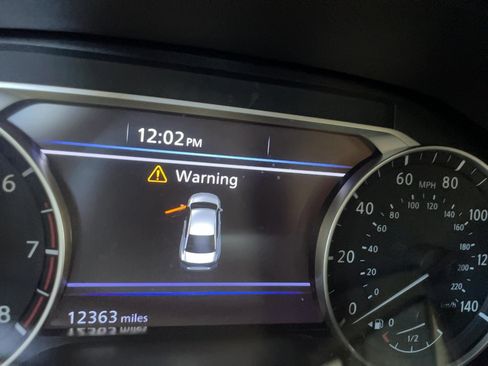 Used 2025 Nissan Altima 2.5 SR w/ SR Premium Package AWD/4WD image 9