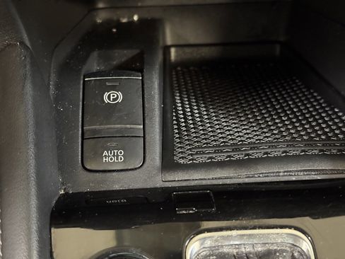 Used 2021 Nissan Kicks SV image 41