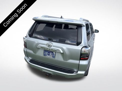 Used 2015 Toyota 4Runner SR5 AWD/4WD image 6