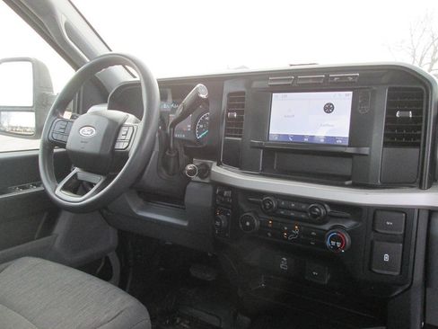 Used 2023 Ford F250 XL w/ FX4 Off-Road Package AWD/4WD image 28