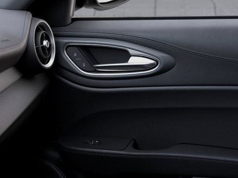 New 2025 Alfa Romeo Giulia AWD w/ Driving Assist Package image 26