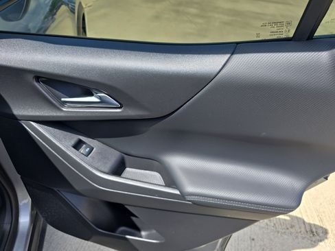 Used 2025 Chevrolet Equinox LT FWD image 17