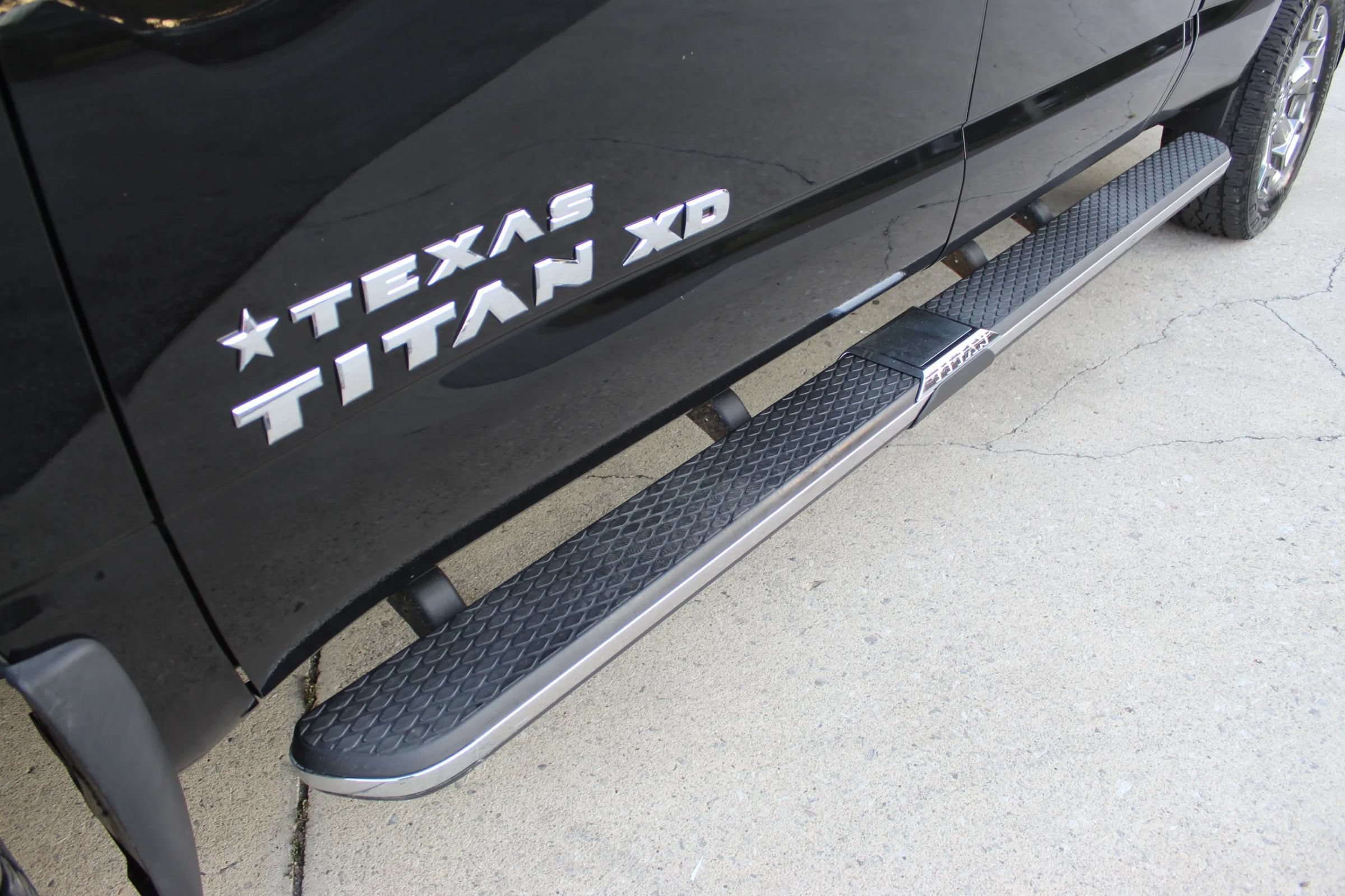 Used 2018 Nissan Titan SL w/ Texas Titan Edition AWD/4WD image 10