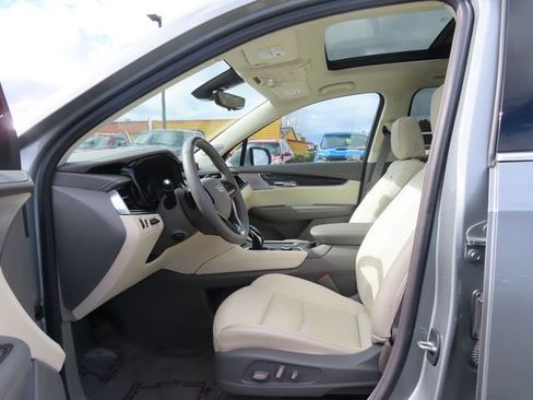 Used 2023 Cadillac XT6 Premium Luxury w/ Technology Package image 16