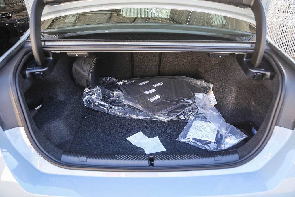 New 2027 BMW i5 eDrive40 w/ M Sport Package RWD image 22