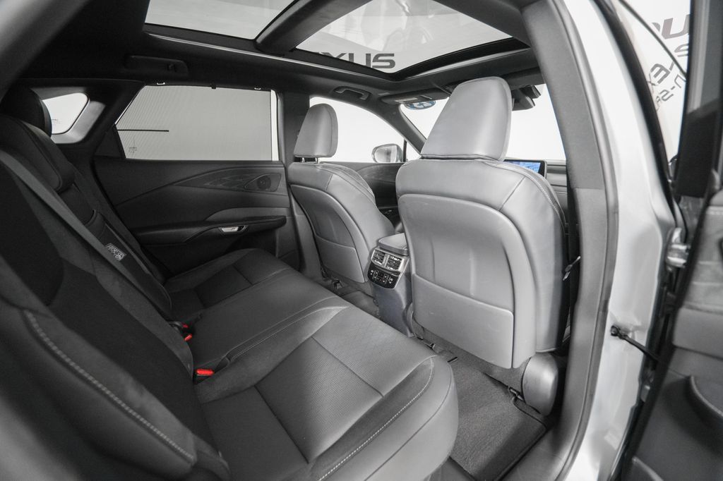 Certified 2023 Lexus RX 350 w/ Cold Area Package AWD/4WD image 18