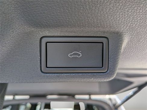 New 2025 Volkswagen ID. Buzz Pro S image 28