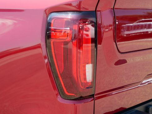 Used 2021 GMC Sierra 1500 Denali w/ Denali Ultimate Package AWD/4WD image 17