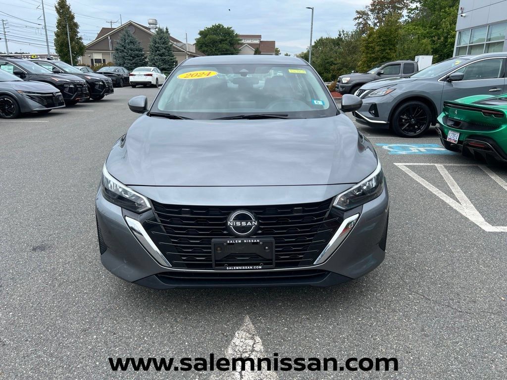 Used 2024 Nissan Sentra SV FWD image 2
