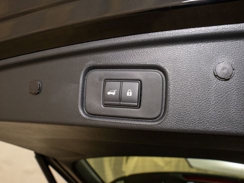 New 2025 Nissan Pathfinder SV image 7