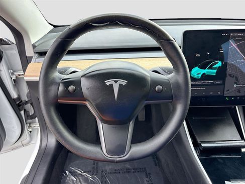 Used 2020 Tesla Model 3 RWD image 11