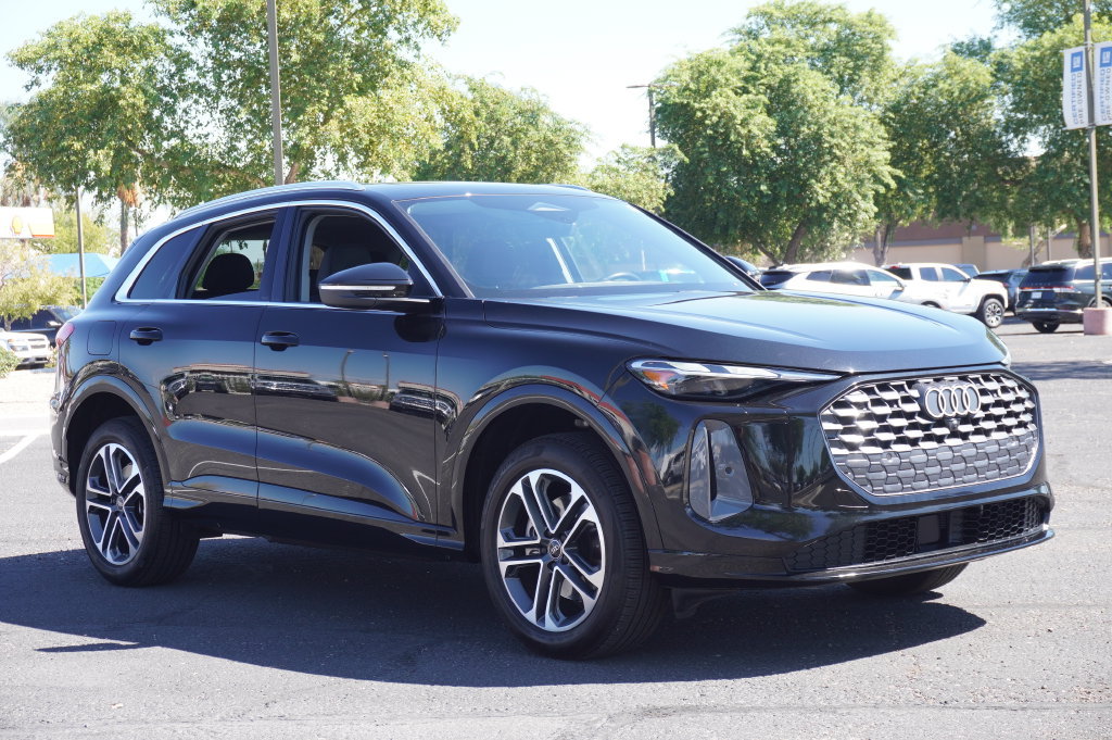 Used 2025 Audi Q5 Premium w/ Convenience Package AWD/4WD image 5