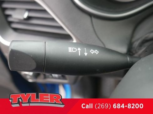 Used 2021 Jeep Cherokee Trailhawk AWD/4WD image 25
