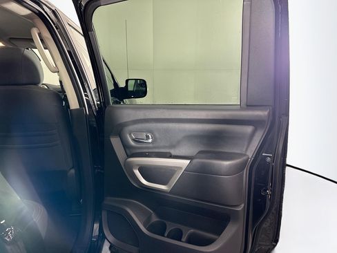 Used 2020 Nissan Titan SV w/ SV Convenience Package image 28