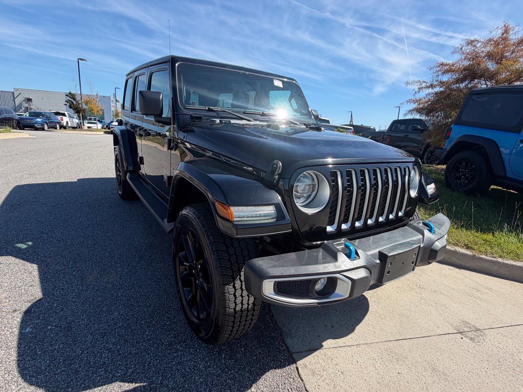 Used 2022 Jeep Wrangler Unlimited Sahara AWD/4WD image 13
