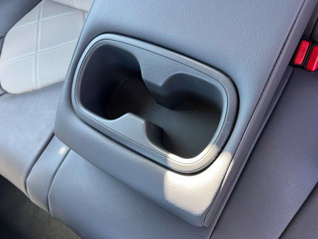 Used 2018 Toyota Camry XLE w/ Audio Package FWD image 17